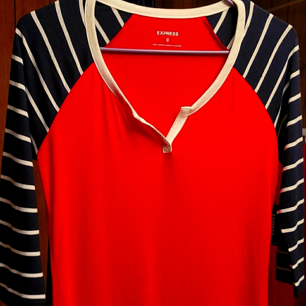 Express 3/4 sleeve split neck tee